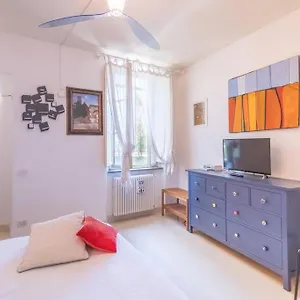 Marta & Matteo Walls Promenade Apartment Lucca