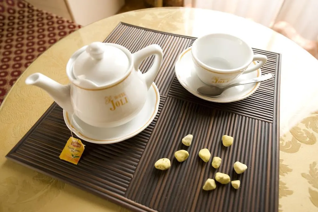 Hotel Joli باليرمو 3*,